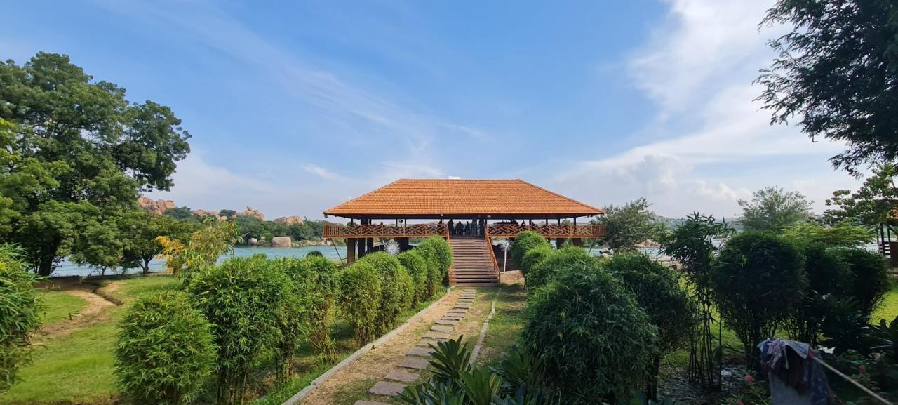 Leo Wodden Resort Hampi Exterior photo