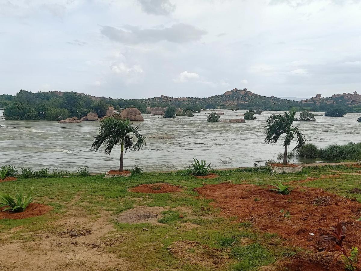 Leo Wodden Resort Hampi Exterior photo