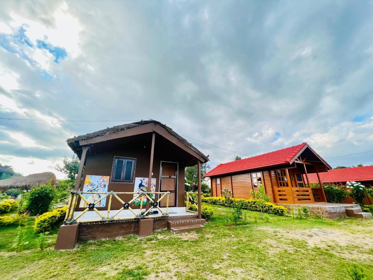 Leo Wodden Resort Hampi Exterior photo