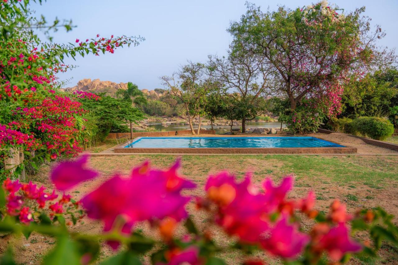 Leo Wodden Resort Hampi Exterior photo